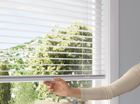 Hunter Douglas Dealer Image