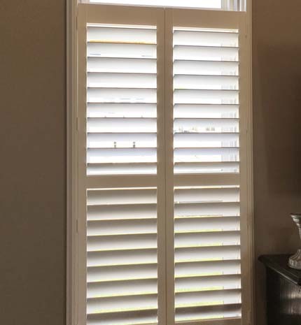 Palm Beach™ Polysatin™ Shutters in Master Bath