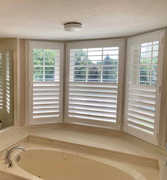 Palm Beach™ Polysatin™ Shutters in Master Bath